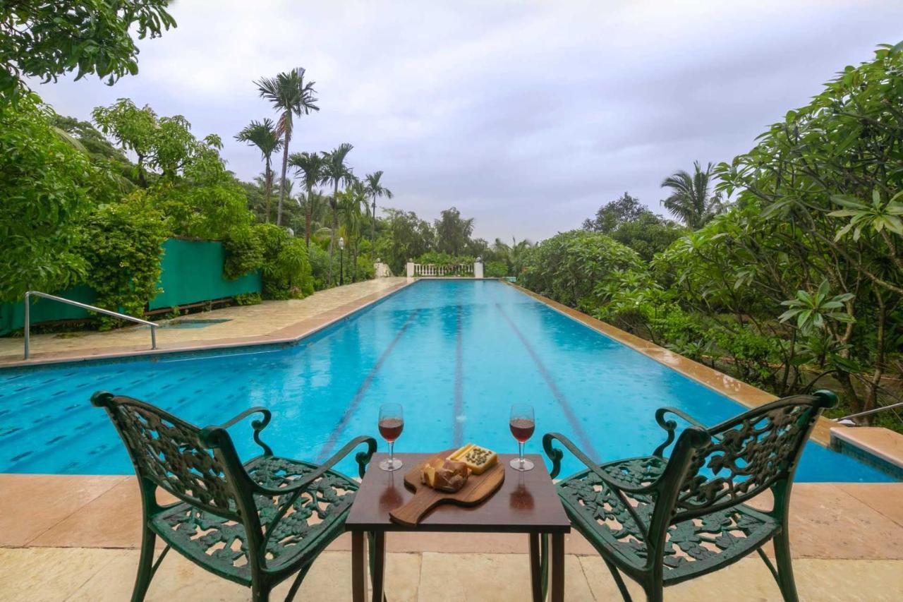 Stayvista'S Casa Palmera - Pet-Friendly Villa With Pool, Garden With Gazebo, And Indoor & Outdoor Games アリバグ エクステリア 写真