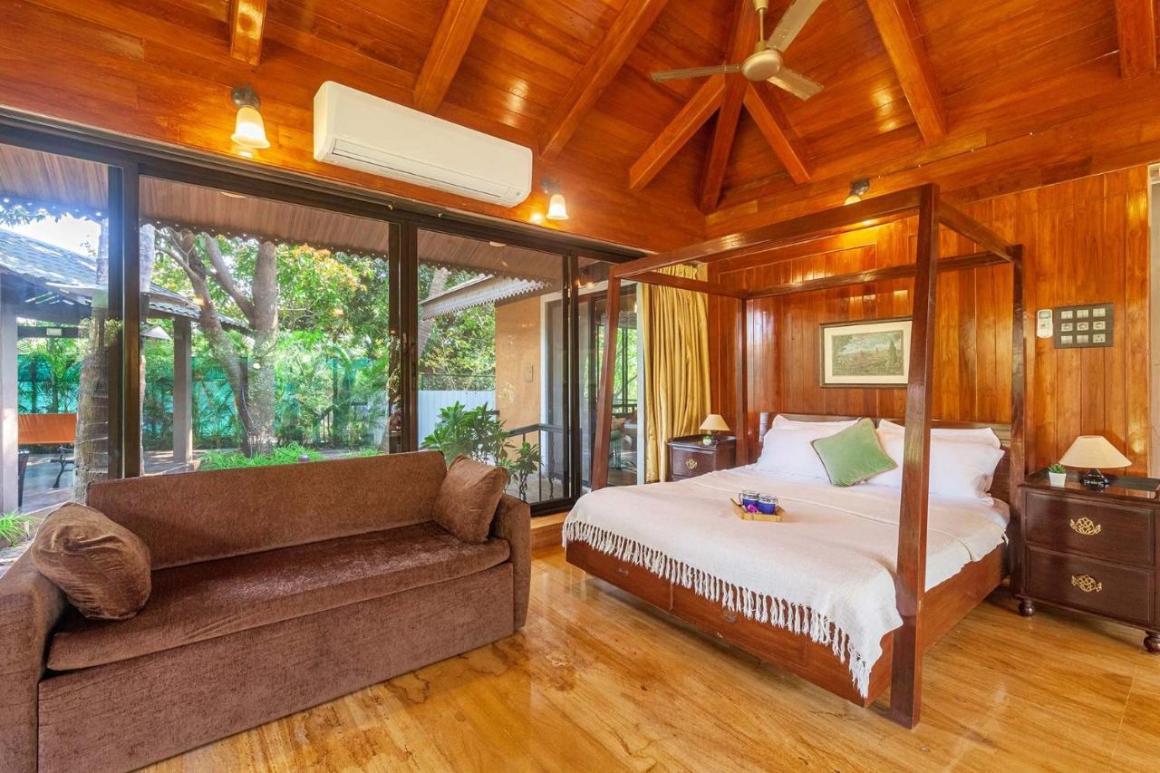 Stayvista'S Casa Palmera - Pet-Friendly Villa With Pool, Garden With Gazebo, And Indoor & Outdoor Games アリバグ エクステリア 写真