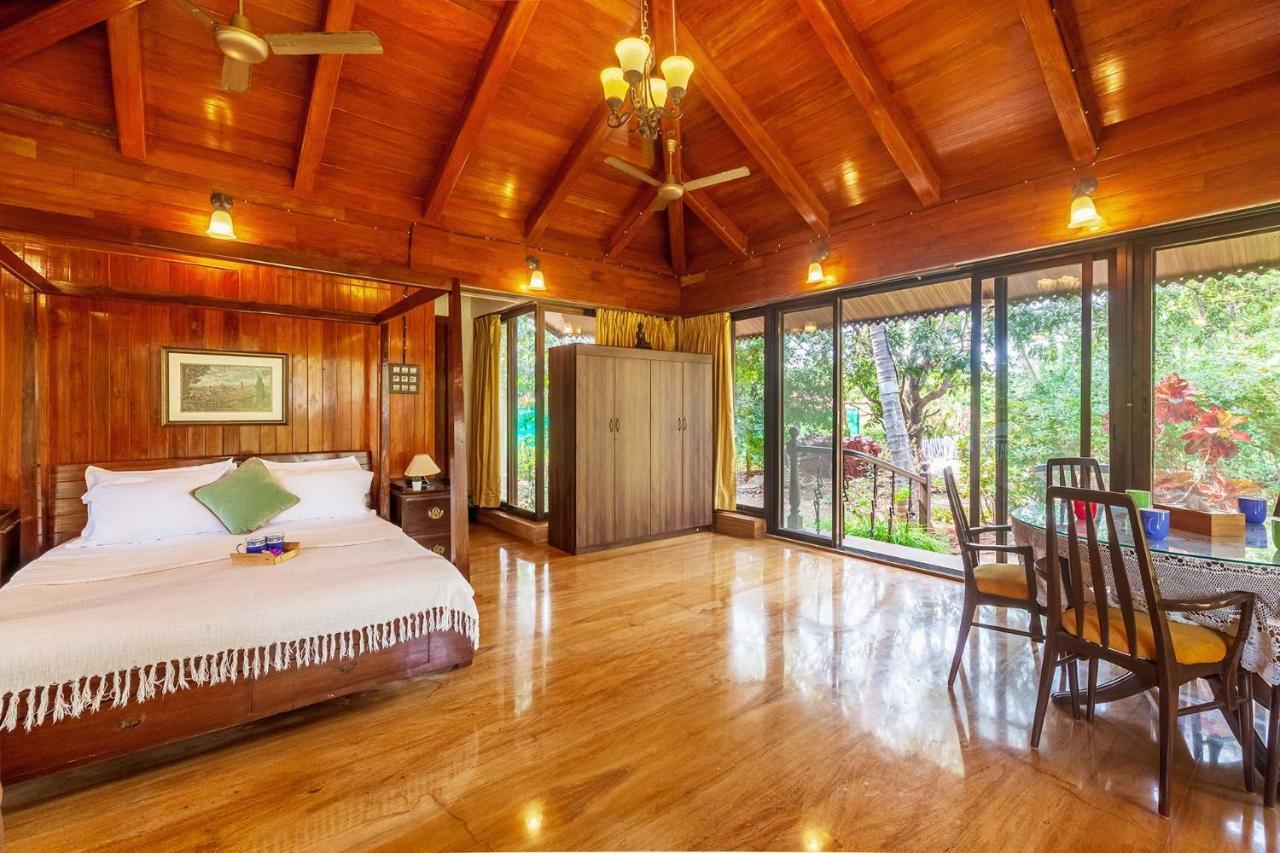 Stayvista'S Casa Palmera - Pet-Friendly Villa With Pool, Garden With Gazebo, And Indoor & Outdoor Games アリバグ エクステリア 写真